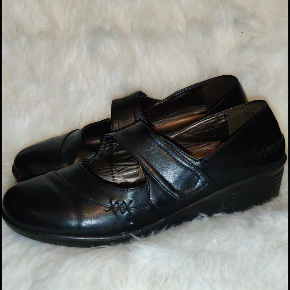 Womens shoes